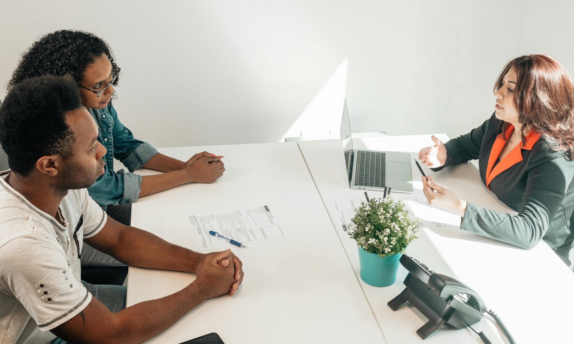 Qu’est-ce qu’un conflit d’intérêts en droit des affaires ?