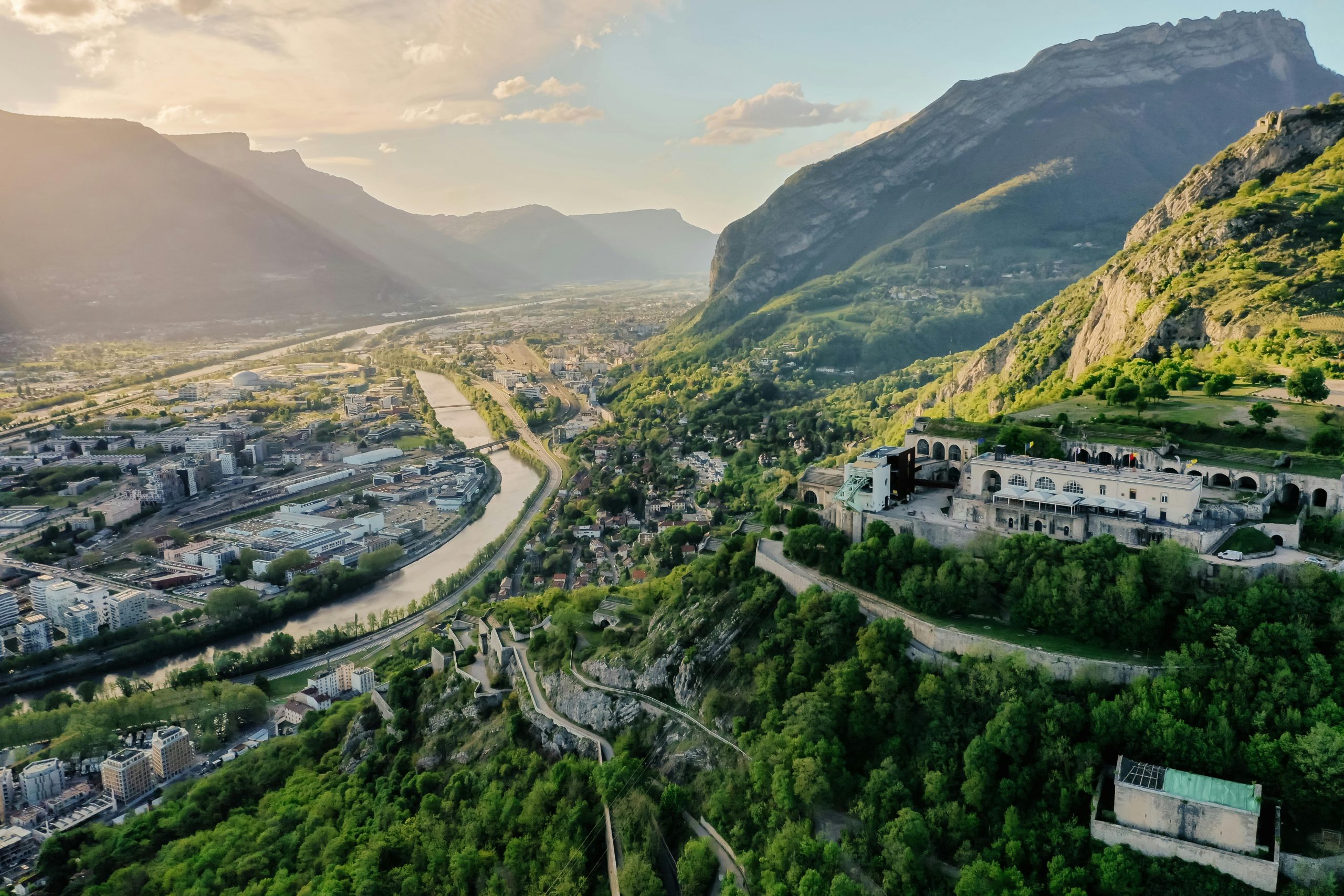 Meilleurs avocats en optimisation fiscale à Grenoble