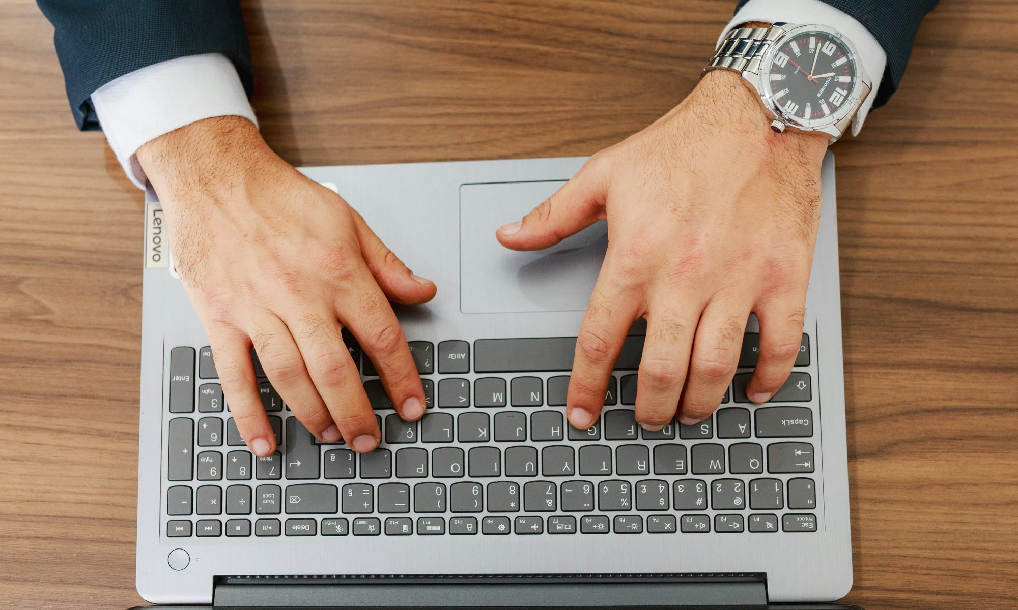 Compte bancaire à l’étranger : ce que dit vraiment la loi