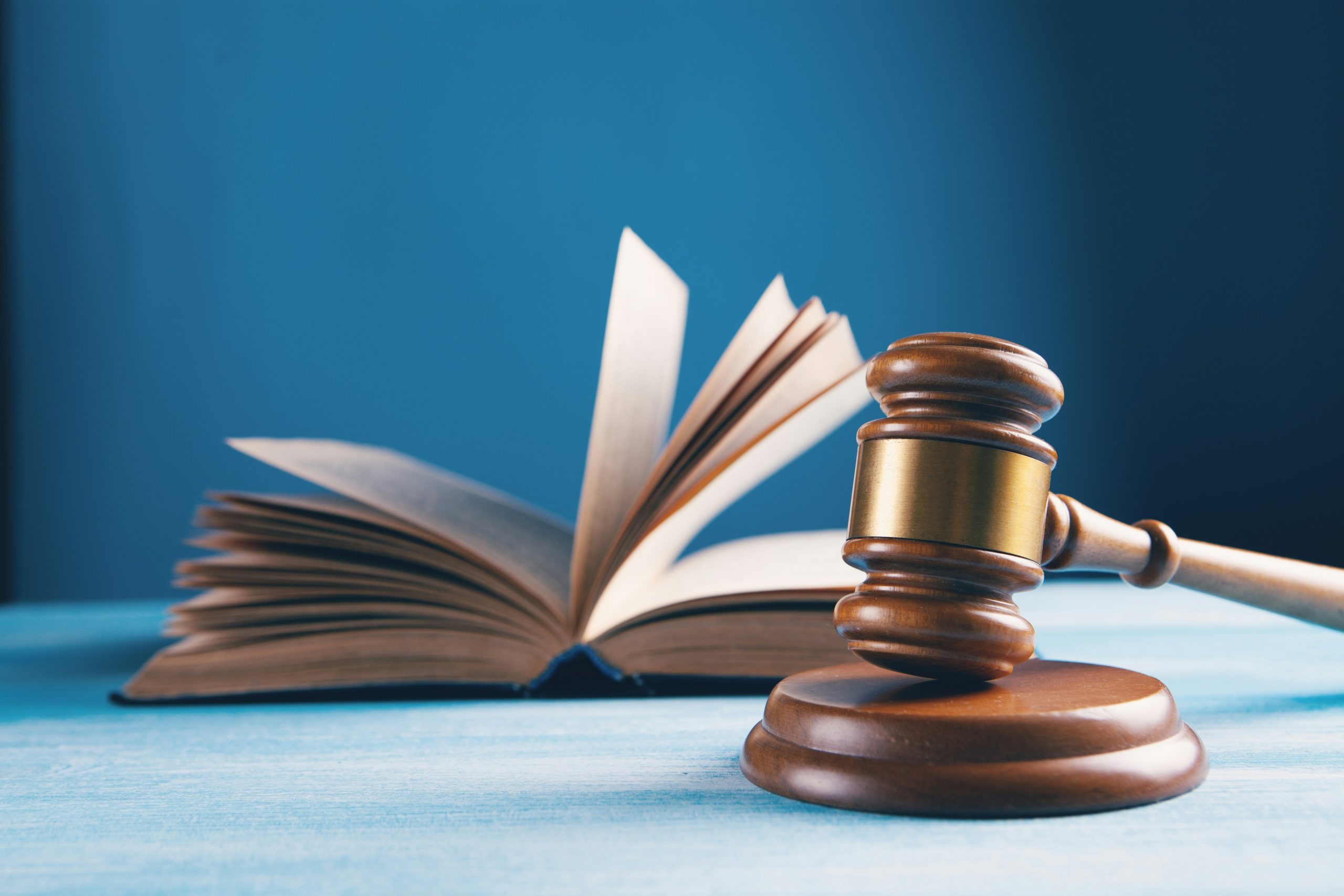 Abus de faiblesse : vigilance accrue face aux personnes vulnérables - Coursange Avocats