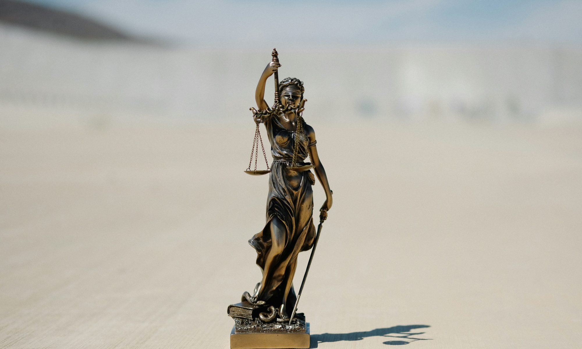 Lanceurs d’alerte : définition et protection juridique - Coursange Avocats